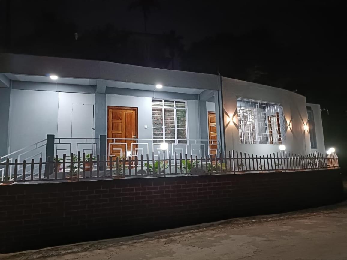 צ'ראפונג'י Living Roots Lodge מראה חיצוני תמונה